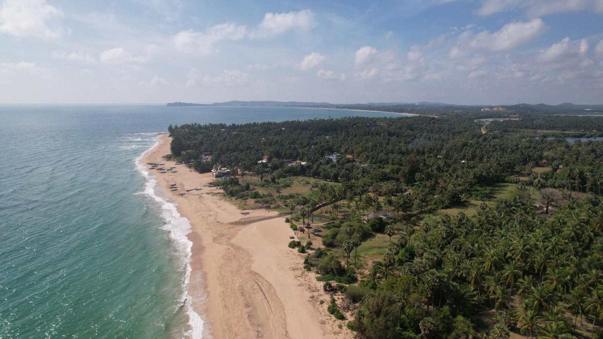 108 Palms Beach Resort Тринкомалі Екстер'єр фото